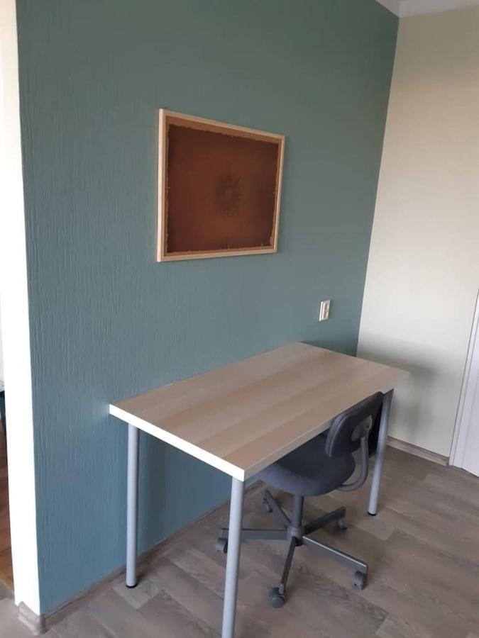 Sunny Apartment 10 Min From The Beach ! Liepaja Luaran gambar